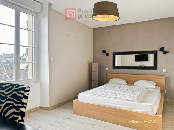 Immeuble Chateaubriant 11 pièce(s) 220 m2