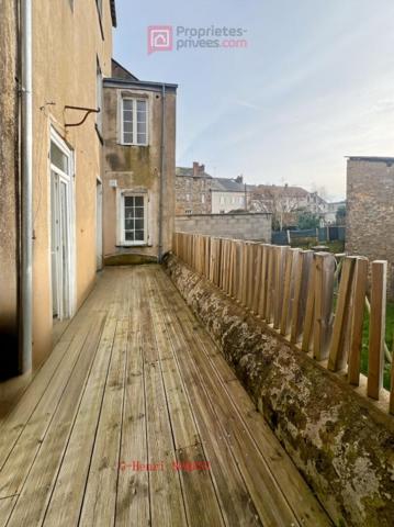 Immeuble Chateaubriant 11 pièce(s) 220 m2