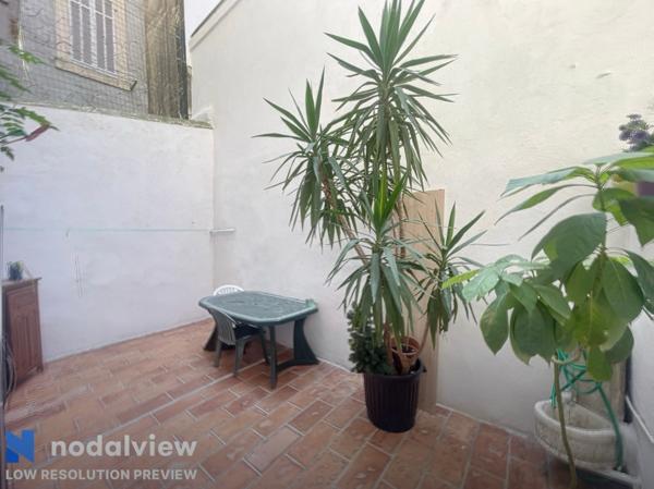 A VENDRE MARSEILLE 13003 ST LAZARE ST CHARLES APPARTEMENT T2 COURS TERRASSE CAVE