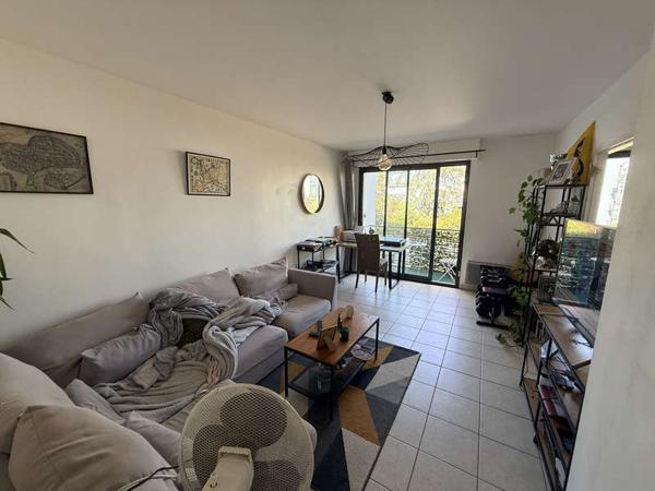 / Location Appartement 2 Pièces 53 m²