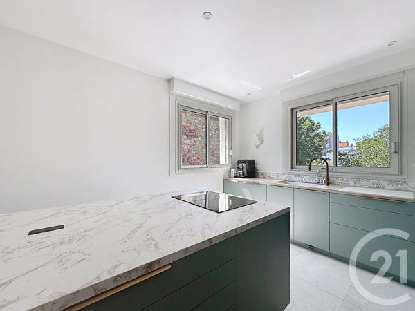 Maison à vendre  10 pièces - 326 m 2   CRETEIL  - 94