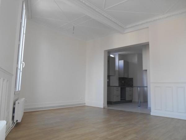 ASNIERES/ secteur BAC 2 P. 42.61M² 1050 