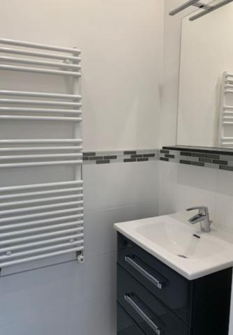 ASNIERES/ secteur BAC 2 P. 42.61M² 1050 