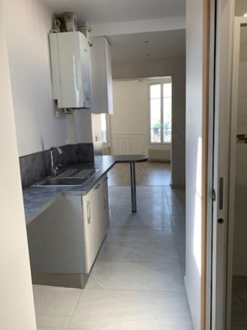 ASNIERES/ secteur BAC 2 P. 42.61M² 1050 