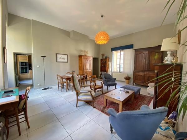 Appartement
                                                                                                                                                                                                                                                                                                                        4 pièce(s)                                                                                                                                                                                                          3 chambre(s)                                                                                                                                                                                                          94.72  m²