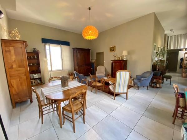 Appartement
                                                                                                                                                                                                                                                                                                                        4 pièce(s)                                                                                                                                                                                                          3 chambre(s)                                                                                                                                                                                                          94.72  m²