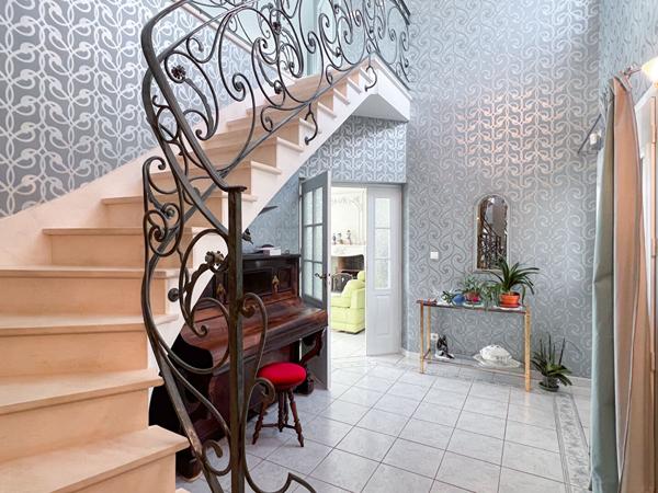 A vendre maison de charme avec vue unique sur la campagne - coeur des Ponts de Cé dans le quartier recherché de Saint Maurille - 5 chambres dont une vie de plain-pied