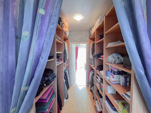 A vendre maison de charme avec vue unique sur la campagne - coeur des Ponts de Cé dans le quartier recherché de Saint Maurille - 5 chambres dont une vie de plain-pied