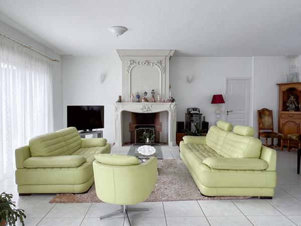 A vendre maison de charme avec vue unique sur la campagne - coeur des Ponts de Cé dans le quartier recherché de Saint Maurille - 5 chambres dont une vie de plain-pied