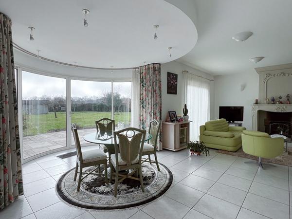 A vendre maison de charme avec vue unique sur la campagne - coeur des Ponts de Cé dans le quartier recherché de Saint Maurille - 5 chambres dont une vie de plain-pied