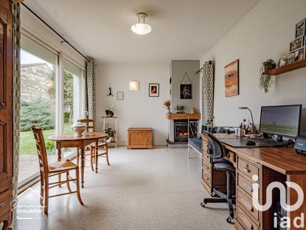 Maison traditionnelle 8 pièces de 170 m² à Surgères (17700)