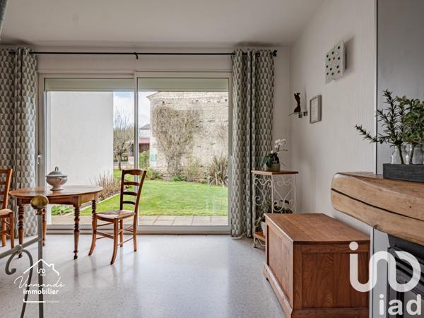 Maison traditionnelle 8 pièces de 170 m² à Surgères (17700)