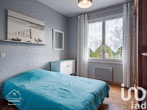 Maison traditionnelle 8 pièces de 170 m² à Surgères (17700)