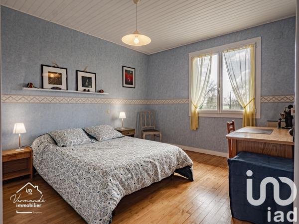 Maison traditionnelle 8 pièces de 170 m² à Surgères (17700)