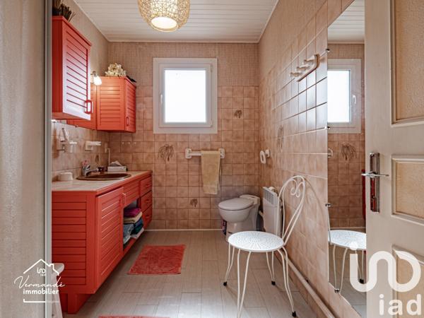 Maison traditionnelle 8 pièces de 170 m² à Surgères (17700)