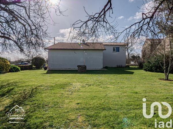 Maison traditionnelle 8 pièces de 170 m² à Surgères (17700)