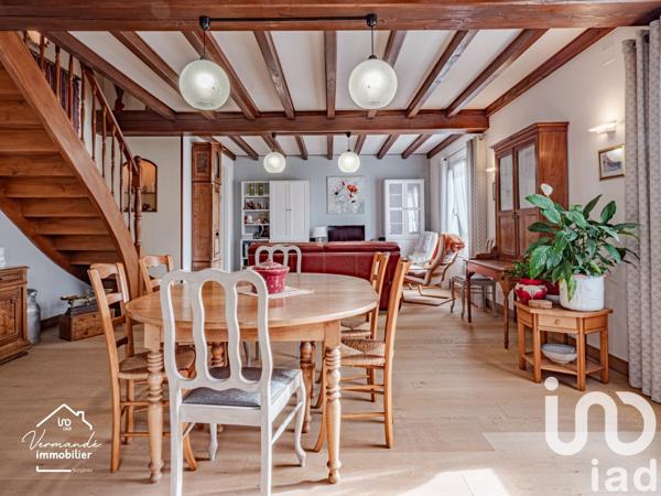 Maison traditionnelle 8 pièces de 170 m² à Surgères (17700)