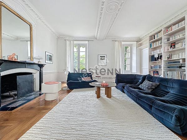 Propriété familiale à vendre en centre ville de Chateau-gontier - 217m2 et 7 chambres - 670m2 de terrain avec piscine !