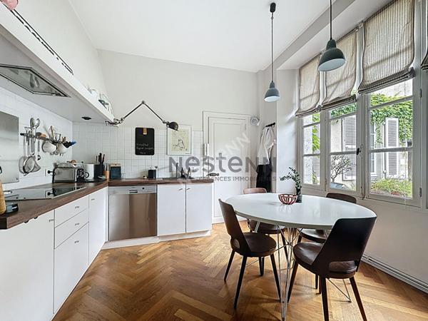 Propriété familiale à vendre en centre ville de Chateau-gontier - 217m2 et 7 chambres - 670m2 de terrain avec piscine !