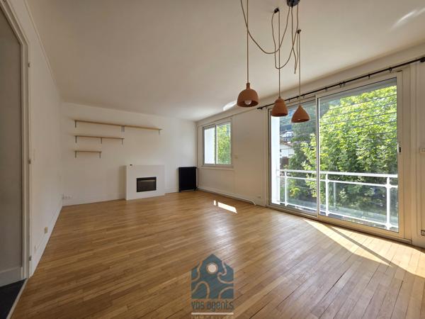 Appartement T4 avec garage, parking, local bureau, cave et jardin commun