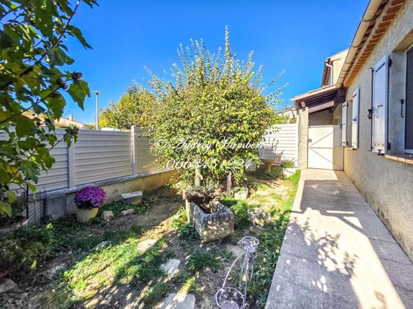 EXCLU, MANOSQUE, MAISON T4  DE PLAIN PIED dans petit lotissement calme sur 500 m² de jardin clos et arboré