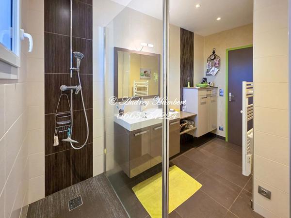 EXCLU, MANOSQUE, MAISON T4  DE PLAIN PIED dans petit lotissement calme sur 500 m² de jardin clos et arboré