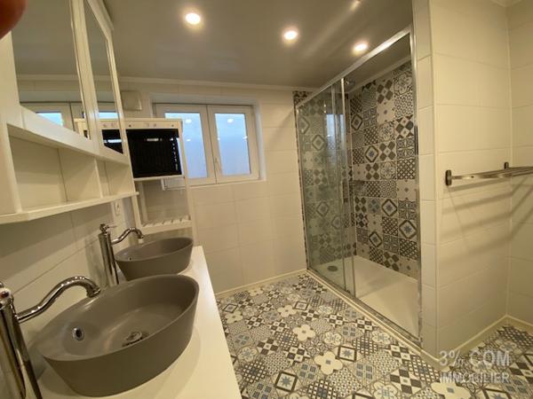 3%.COM Belle maison alsacienne rénovée avec cour Hochfelden (67270)