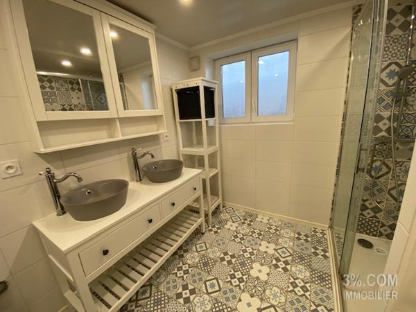 3%.COM Belle maison alsacienne rénovée avec cour Hochfelden (67270)