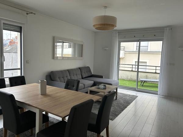 A louer - Appartement T3 meublé avec balcons, garage et cave - Angers centre ville