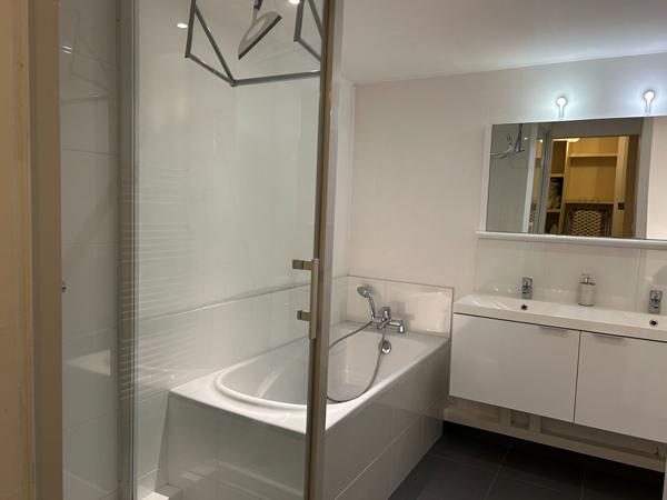A louer - Appartement T3 meublé avec balcons, garage et cave - Angers centre ville