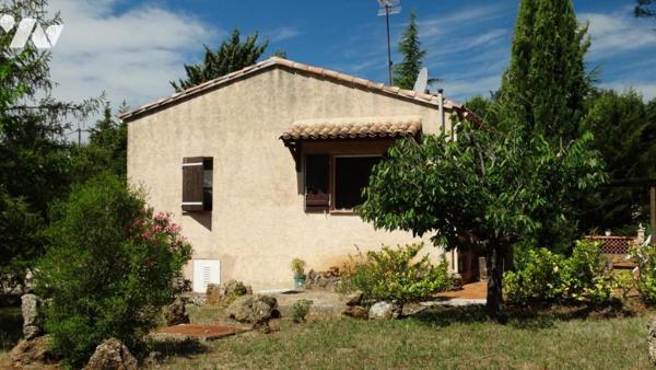 QUARTIER CALME VILLA T3 AVEC DIVERS ANNEXES SUR TERRAIN DE 5800M² SAINT-MAXIMIN