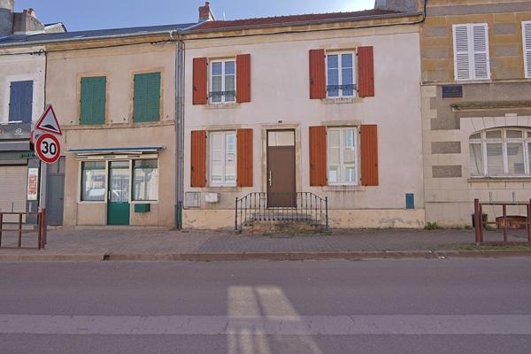Maison Premery, 2 chambres, cour, dépendance, proximité commerces, 2h30 PARIS, campagne, NIEVRE