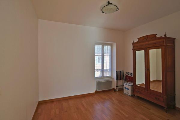 Maison Premery, 2 chambres, cour, dépendance, proximité commerces, 2h30 PARIS, campagne, NIEVRE