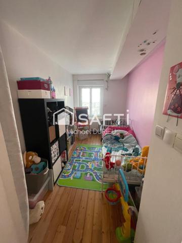 Maison ,jardin ,garage proche commerce,transport