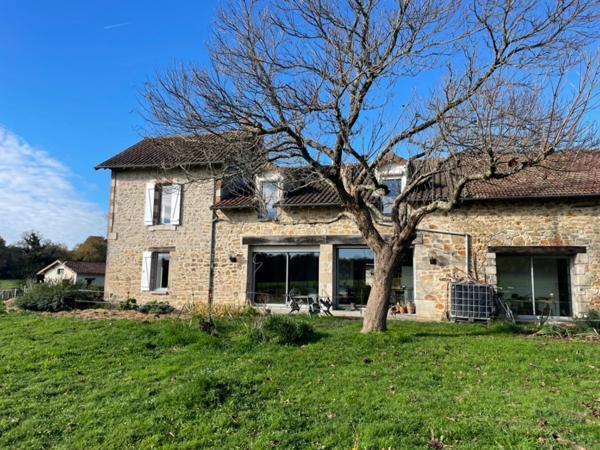 Propriete rénovée 242m2 avec 14,9 hectares 435000€ SAINT JUNIEN (87)