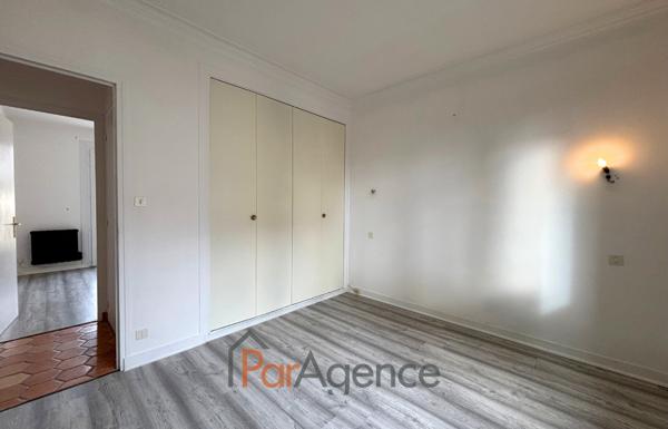 500 M DU CENTRE-VILLE MAISON DE PLAIN PIED AVEC SOUS-SOL COM