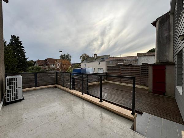 Maison de bourg 110 m² avec terrasse et garage - Le Mesnil en Vallée