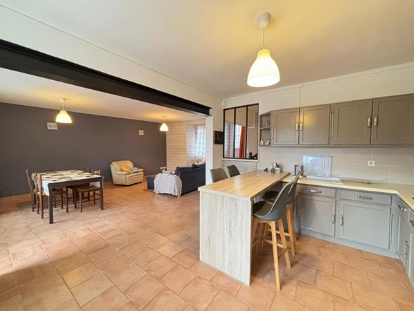 Maison de bourg 110 m² avec terrasse et garage - Le Mesnil en Vallée