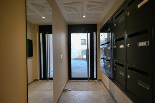 Confort et Modernité au Rendez-vous ! Superbe Appartement Neuf de 5 Pièces avec stationnement couvert inclus