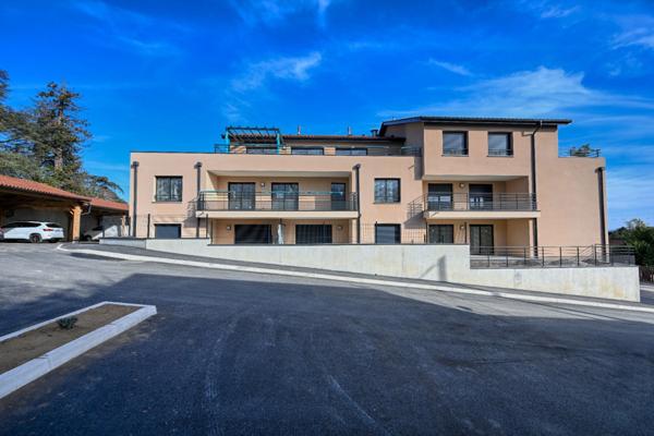 Confort et Modernité au Rendez-vous ! Superbe Appartement Neuf de 5 Pièces avec stationnement couvert inclus