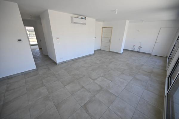 Confort et Modernité au Rendez-vous ! Superbe Appartement Neuf de 5 Pièces avec stationnement couvert inclus