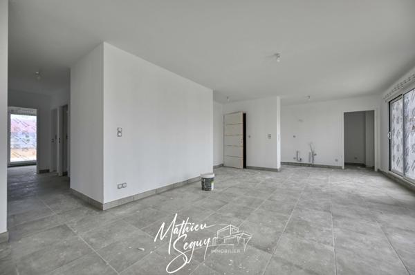 Confort et Modernité au Rendez-vous ! Superbe Appartement Neuf de 5 Pièces avec stationnement couvert inclus