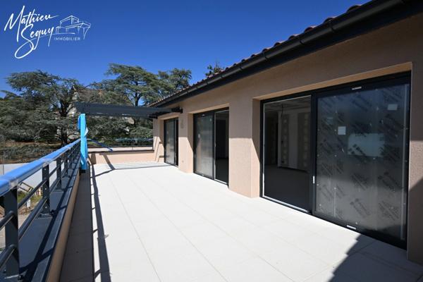 Confort et Modernité au Rendez-vous ! Superbe Appartement Neuf de 5 Pièces avec stationnement couvert inclus