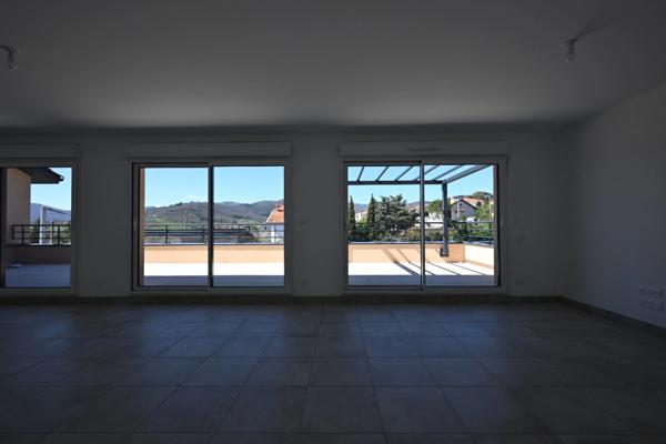 Confort et Modernité au Rendez-vous ! Superbe Appartement Neuf de 5 Pièces avec stationnement couvert inclus