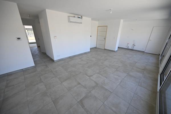 Confort et Modernité au Rendez-vous ! Superbe Appartement Neuf de 5 Pièces avec stationnement couvert inclus