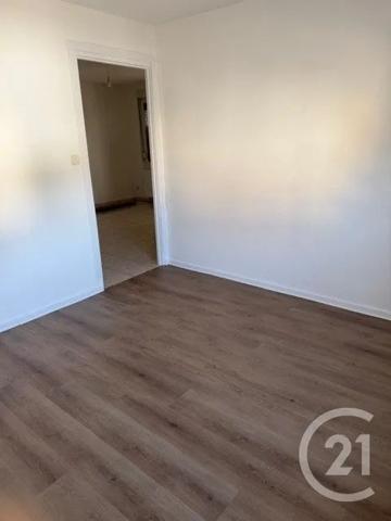 Immeuble à vendre  510 m 2   SOCHAUX  - 25