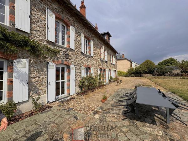 Maison 11 pièce(s) 4 chambre(s) 229 m²