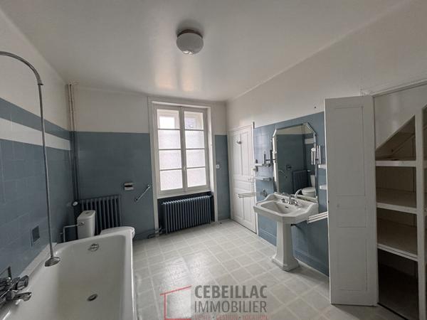 Maison 11 pièce(s) 4 chambre(s) 229 m²