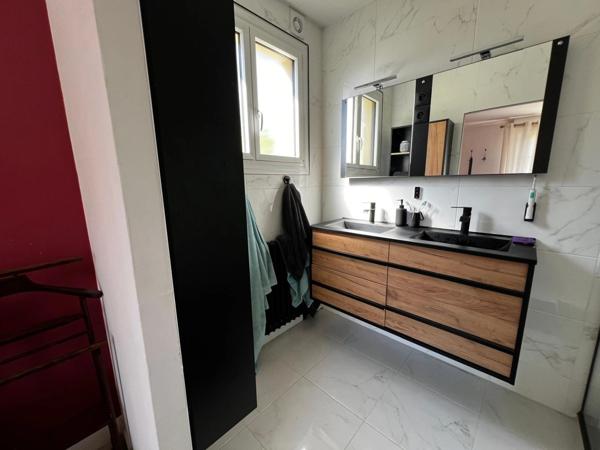 PROCHE PORT VANNES ET TOUTES COMMODITES