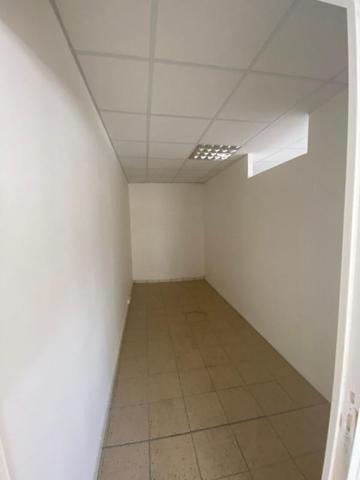 Local professionnel 70 m2 ETANG Z'ABRICOT